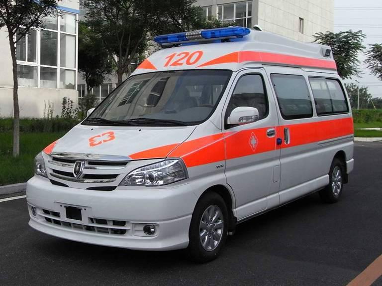 行駛中的私家車,該如何禮讓120緊急「救護(hù)車」,為生命讓路?